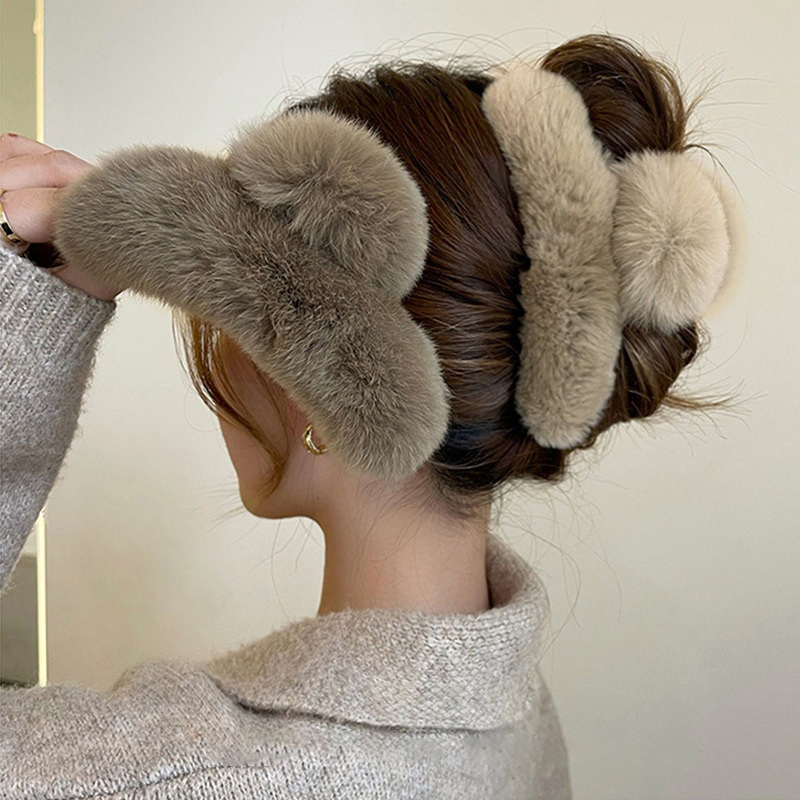 Winter Faux Fur Hair Claw Rabb - огляд і ціна Hair Claw Clip Set